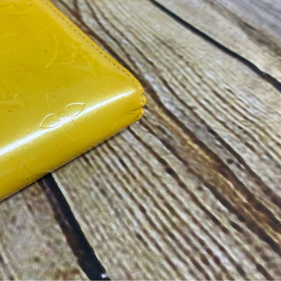 LV Vernis Compact Wallet - Picture 5 of 7